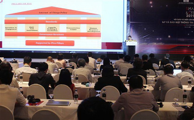 Quang cảnh hội thảo và Triển lãm quốc tế về Internet vạn vật và bảo mật thông tin 2019. (Ảnh: Xuân Anh/TTXVN) An toàn thông tin - ưu tiên hàng đầu của Việt Nam trong phát triển IoT ảnh 2