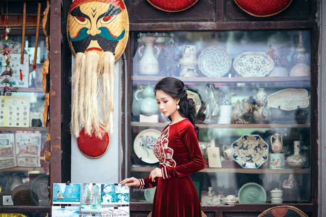 Hoa hậu quý bà Sương Đặng quý phái trong tà áo dài tinh tế ảnh 1