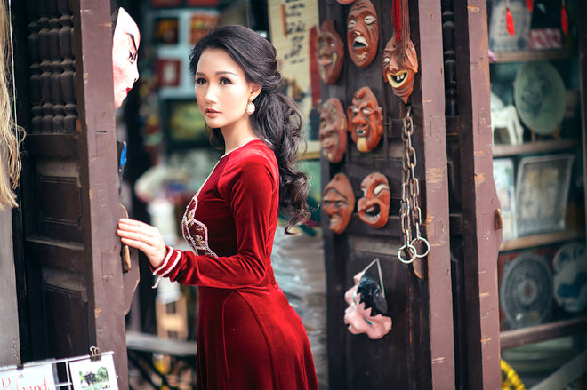 Hoa hậu quý bà Sương Đặng quý phái trong tà áo dài tinh tế ảnh 2
