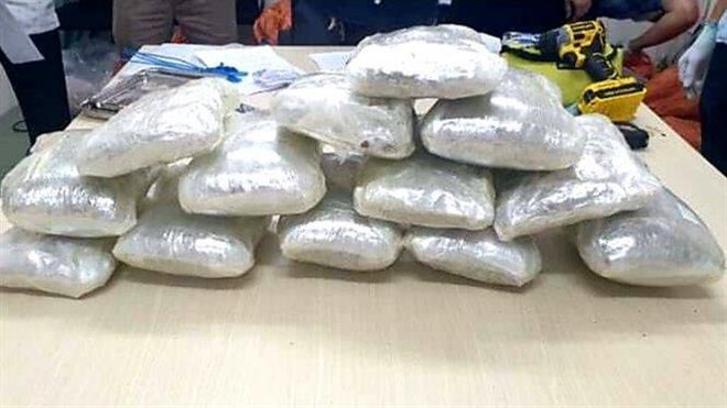 Hơn 20kg chất ma túy giấu trong kiện hàng gửi chuyển phát nhanh. (Nguồn: TTXVN) Đánh chặn ma túy từ nước ngoài vào nội địa: Hợp sức tấn công tội phạm ảnh 1