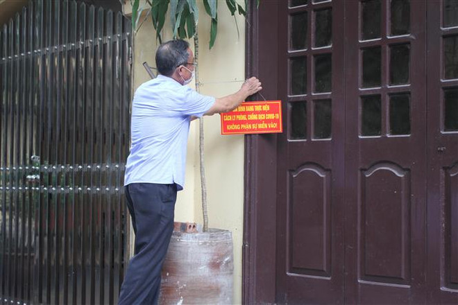 Tổ an toàn COVID-19 cộng đồng hỗ trợ đắc lực cho công tác chống dịch ảnh 1