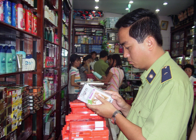 Đồng loạt kiểm tra hàng chục điểm kinh doanh sản phẩm y tế ảnh 1