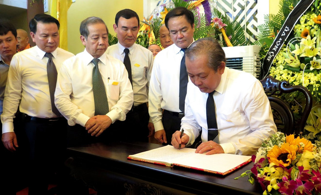 Phó Thủ tướng Trương Hòa Bình viếng Hòa thượng Thích Đức Phương ảnh 1