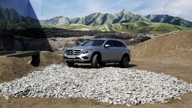 Né thuế, một số mẫu xe ôtô nhập khẩu "khan" hàng, tăng giá ảnh 1