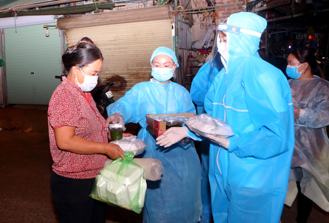 Dàn Hoa hậu tham gia chiến dịch 'Triệu bữa cơm-Hà Nội nghĩa tình' ảnh 1