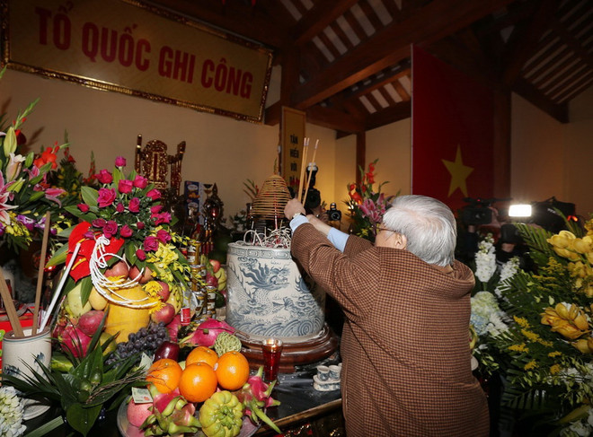 Tổng Bí thư dâng hương tưởng niệm đồng chí Nguyễn Đức Cảnh ảnh 1