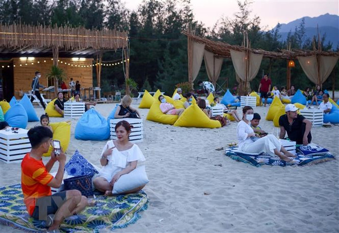 Đà Nẵng cho phép hoạt động tắm biển, bán hàng ăn tại chỗ từ 9/6 ảnh 1