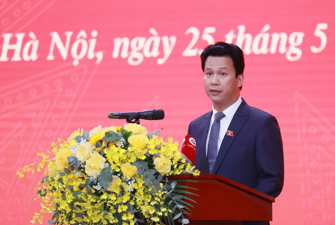 Bộ trưởng Bộ Tài nguyên và Môi trường Đặng Quốc Khánh phát biểu nhận nhiệm vụ. (Ảnh: Dương Giang/TTXVN) Trao Quyết định bổ nhiệm Bộ trưởng Bộ Tài nguyên và Môi trường ảnh 3