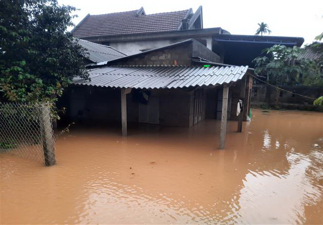 Tuổi trẻ Việt Nam san sẻ yêu thương cùng người dân miền Trung ảnh 1