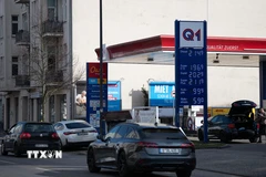 Một trạm xăng ở Berlin, Đức. (Ảnh: THX/TTXVN)