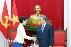 Tổng Bí thư Tô Lâm và bà Obuchi Yuko, Hạ nghị sỹ thuộc Đảng Dân chủ tự do, Chủ tịch Liên minh Nghị sỹ hữu nghị Nhật Bản-Việt Nam. (Ảnh: Thống Nhất/TTXVN)