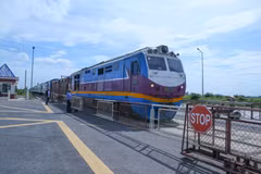 Đường ngang mới tại Km94+250 chính thức được đưa vào khai thác để vận hành đồng bộ Tỉnh lộ 485B. (Ảnh: Công Luật/TTXVN)