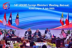 Bộ trưởng Ngoại giao Malaysia Mohamad Hasan điều hành phiên họp hẹp Hội nghị Bộ trưởng Ngoại giao ASEAN (AMM) lần thứ 58 vào tháng 7/2025. (Ảnh: TTXVN phát)