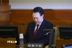 Tổng thống Hàn Quốc Yoon Suk Yeol trình diện tại phiên luận tội ông ở Tòa Hiến pháp tại Seoul, ngày 21/1/2025. (Ảnh: Kyodo/TTXVN)