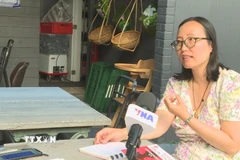 Bà Quỳnh Iris de Prelle trả lời phỏng vấn phóng viên TTXVN tại Brussels. (Ảnh : Duy Tùng/TTXVN)