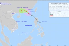 Thời tiết ngày 19/9: Bão số 8 cách Hong Kong của Trung Quốc khoảng 240km