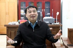 Ông Nguyễn Phúc Hà, Chủ tịch Hội Văn học nghệ thuật và Nhà báo tỉnh Lạng Sơn chia sẻ với phóng viên TTXVN. (Ảnh: Văn Đạt/TTXVN)