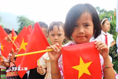 Học sinh lớp 1 dự lễ khai giảng năm học 2025-2026 tại Điểm trường Trung học cơ sở Đức Xuân (xã Hòa An, Cao Bằng). (Ảnh: Chu Hiệu/TTXVN)