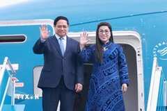 Thủ tướng Phạm Minh Chính cùng Phu nhân Lê Thị Bích Trân rời Hà Nội thăm chính thức Kuwait; Algeria và tham dự Hội nghị Thượng đỉnh G20 tại Nam Phi. (Ảnh: Dương Giang/TTXVN)