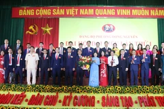 Ban Chấp hành Đảng bộ phường Đồng Nguyên, nhiệm kỳ 2025-2030 ra mắt tại Đại hội. (Ảnh: Thanh Thương/TTXVN)