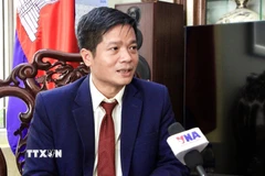 Ông Đỗ Việt Phương, Tham tán Thương mại Việt Nam tại Campuchia chia sẻ với định hướng chính sách, chiến lược rõ ràng, kinh tế-xã hội của Việt Nam. (Ảnh: Quang Anh/TTXVN)