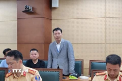 Ông Quốc Bình, quản trị trang mạng xã hội OFFB phát biểu tại buổi gặp mặt. (Ảnh: Chu Thanh Vân/TTXVN)