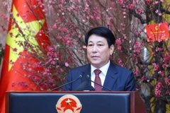Chủ tịch nước Lương Cường chúc mừng năm mới Ất Tỵ và giao nhiệm vụ cho cán bộ, nhân viên Văn phòng Chủ tịch nước. (Ảnh: Lâm Khánh/TTXVN)