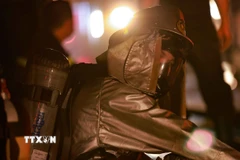 Lực lượng cứu hỏa dập tắt đám cháy. (Ảnh minh họa: Thanh Tùng/TTXVN)