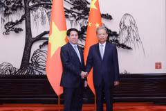 Chủ tịch nước Lương Cường hội kiến Ủy viên trưởng Nhân đại toàn quốc Trung Quốc Triệu Lạc Tế. (Ảnh: Lâm Khánh/TTXVN)