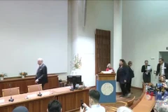 Giải Nobel Y sinh 2025 vinh danh 3 nhà khoa học