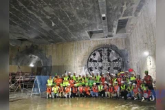 Cận cảnh chiếc máy đào hầm TBM số 2 mang tên "Táo bạo” tại ga ngầm S10-Cát Linh