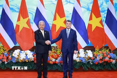 Thủ tướng Lê Minh Hưng hội kiến Chủ tịch Quốc hội kiêm Chủ tịch Hạ viện Thái Lan Sophon Zaram. (Ảnh: Dương Giang/TTXVN)