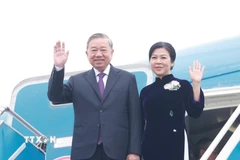 Tổng Bí thư Tô Lâm và Phu nhân rời Hà Nội, lên đường sang Lào. (Ảnh: Thống Nhất/TTXVN)