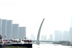TP Hồ Chí Minh: Biển người vẫy cờ, hát vang đầy tự hào tại lễ kỷ niệm