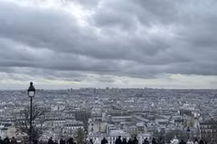 Toàn cảnh Paris từ trên đỉnh Nhà thờ Sacré-Coeur. (Ảnh: Ngọc Hiệp/TTXVN)