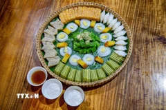 Sự nổi tiếng của nhiều loại bánh dân gian ở Cồn Sơn cũng góp phần phát huy giá trị ẩm thực dân gian Nam Bộ đến với du khách. (Ảnh: Thanh Liêm/TTXVN)
