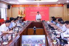 Ủy viên Bộ Chính trị, Bí thư Trung ương Đảng, Trưởng Ban Tổ chức Trung ương Nguyễn Duy Ngọc, Trưởng Ban Chỉ đạo chuyển đổi số ngành Tổ chức xây dựng Đảng phát biểu chỉ đạo. (Ảnh: Văn Điệp/TTXVN)