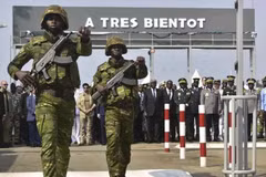 Pháp bàn giao căn cứ quân sự cho Côte D’Ivoire: Chuyển đổi chứ không biến mất
