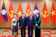 Tổng Bí thư Tô Lâm và Phu nhân với Tổng Bí thư, Chủ tịch nước Lào Thongloun Sisoulith và Phu nhân. (Ảnh: Thống Nhất/TTXVN)