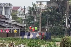 Xúc động tình người trong cơn lũ tại Đắk Lắk