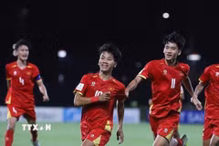Nguyễn Lực ghi bàn gỡ hòa cho U17 Việt Nam tạo đà cho cú lội ngược dòng ngoạn mục. (Ảnh: TTXVN phát)