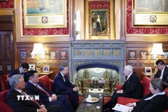 Tổng Bí thư Tô Lâm hội kiến Chủ tịch Hạ viện Anh Lindsay Hoyle. (Ảnh: Thống Nhất/TTXVN)