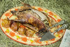 Ngỗng quay nhồi kiều mạch. (Nguồn: Moscow Times)