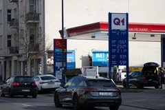 Một trạm xăng ở Berlin, Đức. (Ảnh: THX/TTXVN)