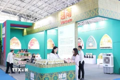 Gian hàng Việt Nam tham gia Hội chợ. (Ảnh: Công Tuyên/TTXVN )