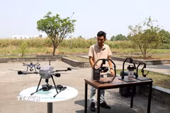 Thiết bị bay không người lái của Gremsy, một doanh nghiệp trong nước được ươm tạo và phát triển tại Khu Công nghệ cao Thành phố Hồ Chí Minh. (Ảnh: Tiến Lực/TTXVN)