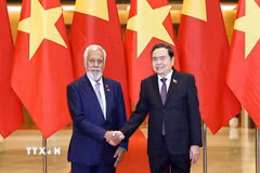 Chủ tịch Quốc hội Trần Thanh Mẫn hội kiến Thủ tướng nước Cộng hòa Dân chủ Timor-Leste Kay Rala Xanana Gusmão. (Ảnh: Doãn Tấn/TTXVN)