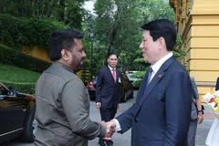 Chủ tịch nước Lương Cường đón Tổng thống Sri Lanka Anura Kumara Dissanayaka. (Ảnh: Lâm Khánh/TTXVN)