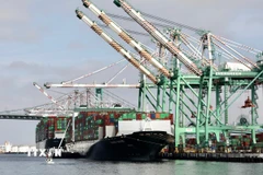 Quang cảnh cảng hàng hóa Long Beach ở California, Mỹ. (Ảnh: THX/TTXVN)
