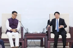 Chủ tịch nước Lương Cường tiếp Bộ trưởng Các vấn đề Nghị viện và Dân tộc thiểu số Ấn Độ Kiren Rijiju. (Ảnh: Lâm Khánh/TTXVN)